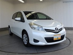 ヴィッツ F シエル