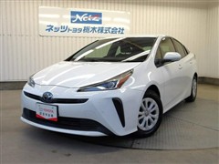 トヨタ　プリウス S