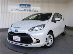 トヨタ　アクア G
