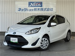 トヨタ　アクア S