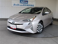トヨタ プリウス A