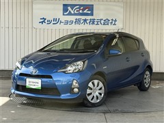 トヨタ　アクア G