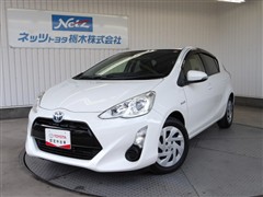 トヨタ　アクア S