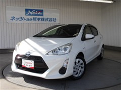 トヨタ　アクア S スタイルブラック