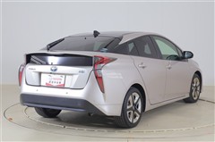 プリウス Sセーフティプラスツートン