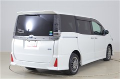 ヴォクシーHV ZSキラメキ3