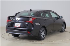 プリウス A