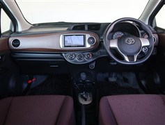 ヴィッツ ジュエラ