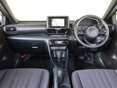 ヤリス ハイブリッド X