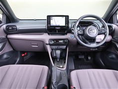 ヤリス ハイブリッド G