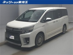 トヨタ　ヴォクシーHEV ZSキラメキ2