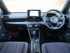 ヤリス ハイブリッド G