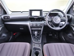 ヤリスクロス X