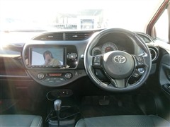 ヴィッツ ハイブリッド U