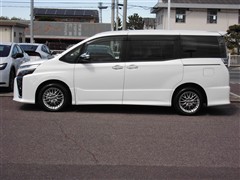 ヴォクシーHV ZS キラメキ3