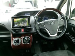 ヴォクシーHV ZS