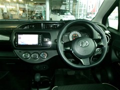 ヴィッツ ジュエラ