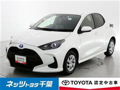 トヨタ　ヤリス HV X