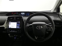 プリウス Sセーフティプラス2