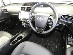 プリウス Sツーリングセレクション