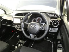 ヴィッツ Fセーフティエディション3