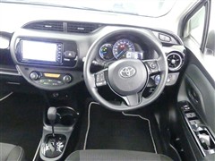 ヴィッツ HEV Fセーフティ3