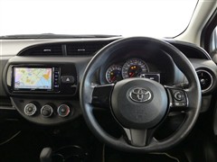 ヴィッツ F LEDエディション