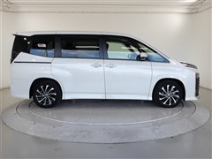 ヴォクシー HEV S-Z