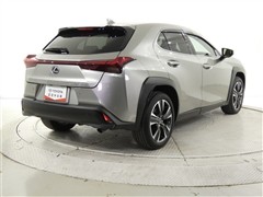 UX250h バージョンL