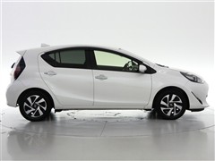 アクア Sスタイルブラック