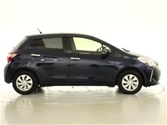 ヴィッツ Fセーフティエディション3