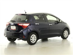 ヴィッツ Fセーフティエディション3