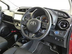 ヴィッツ HEV FセーフティED3