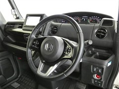 N-BOX カスタムG LターボHS