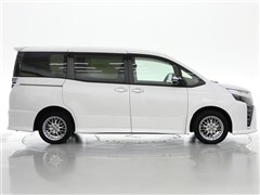 ヴォクシーHEV ZSキラメキ3