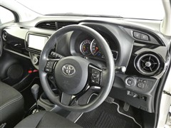 ヴィッツ Fセーフティエディション3