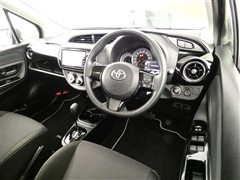 ヴィッツ Fセーフティエディション3