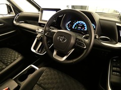 ヴォクシー HEV S-Z