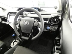 アクア Sスタイルブラック