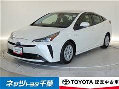 トヨタ　プリウス S