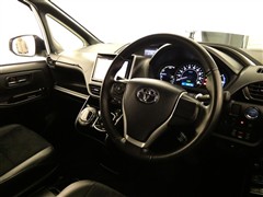 ヴォクシー HEV ZSキラメキ3