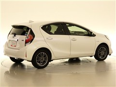 アクア S スタイルブラック