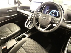 ヴォクシー HEV S-Z