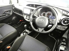 ヴィッツ F セーフティエディション