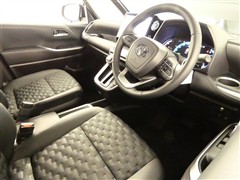 ヴォクシー HEV S-Z