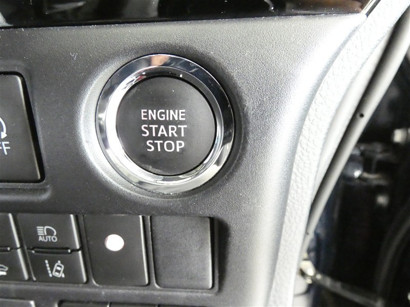 ヴォクシーZSサイドリフトアップ（435016321788）の中古車 | トヨタ