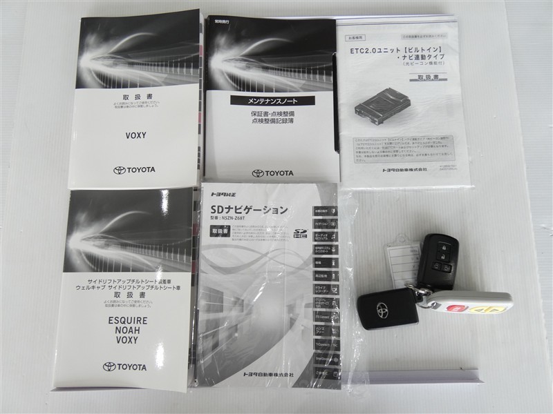 ヴォクシーZSサイドリフトアップ（435016321788）の中古車 | トヨタ