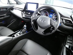 C-HR HEV Gモードネロセーフ+