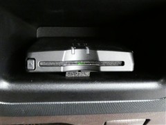 スペイド F