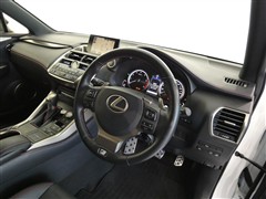 NX200t Fスポーツ